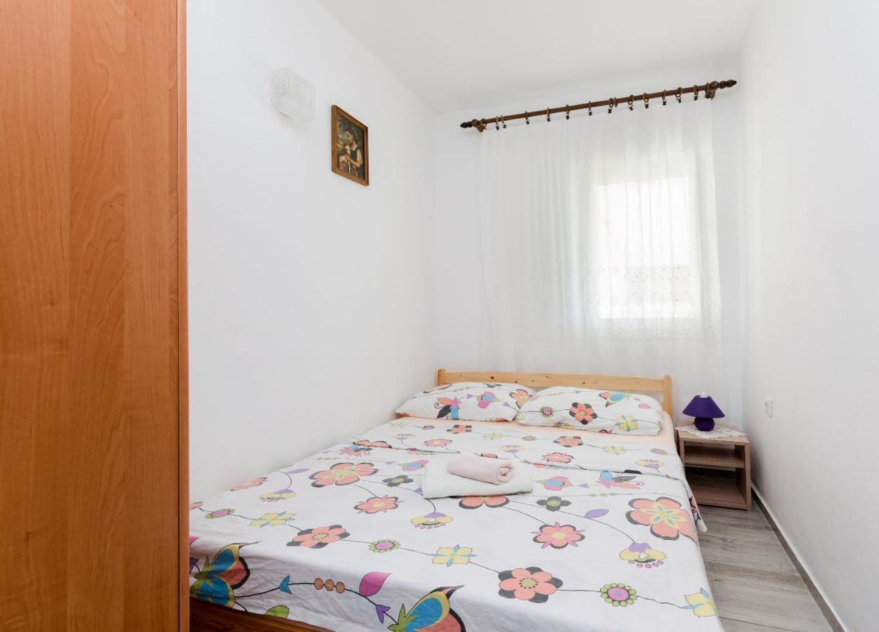 Apartments Danica Лопар Екстериор снимка